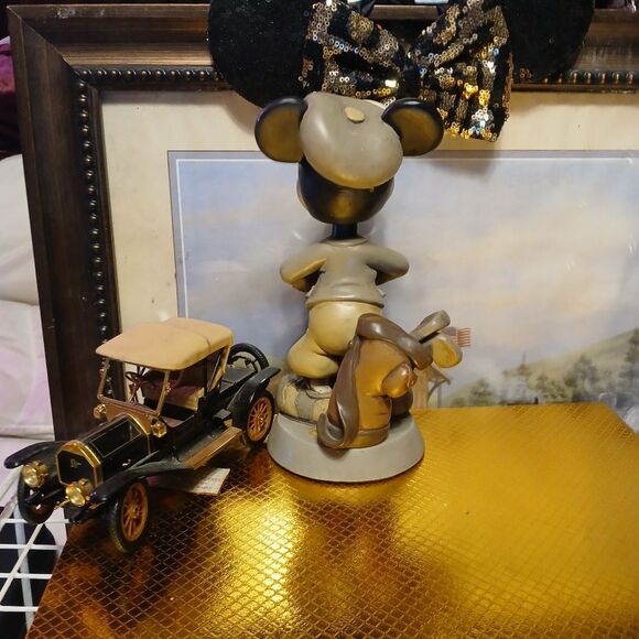Vintage Walt Disney Mickey Golfer + Model T Showcase Duo – Disney Collectible Me - Picture 2 of 8